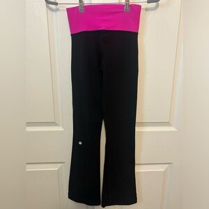 Lululemon Blk & Pink Waistband Flared Yoga Pants xs